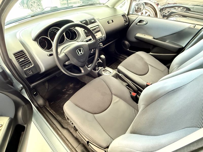 Honda Fit Ex 2005/2005 COVEL VEICULOS ENCANTADO / Carros no Vale