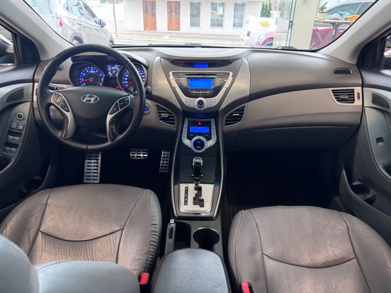 Hyundai Elantra Gls 2012/2013 COVEL VEICULOS ENCANTADO / Carros no Vale