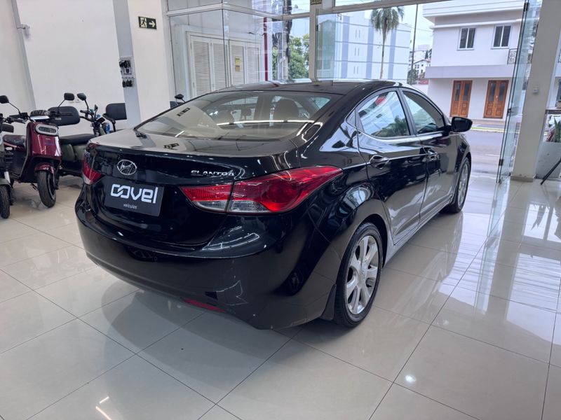 Hyundai Elantra Gls 2012/2013 COVEL VEICULOS ENCANTADO / Carros no Vale