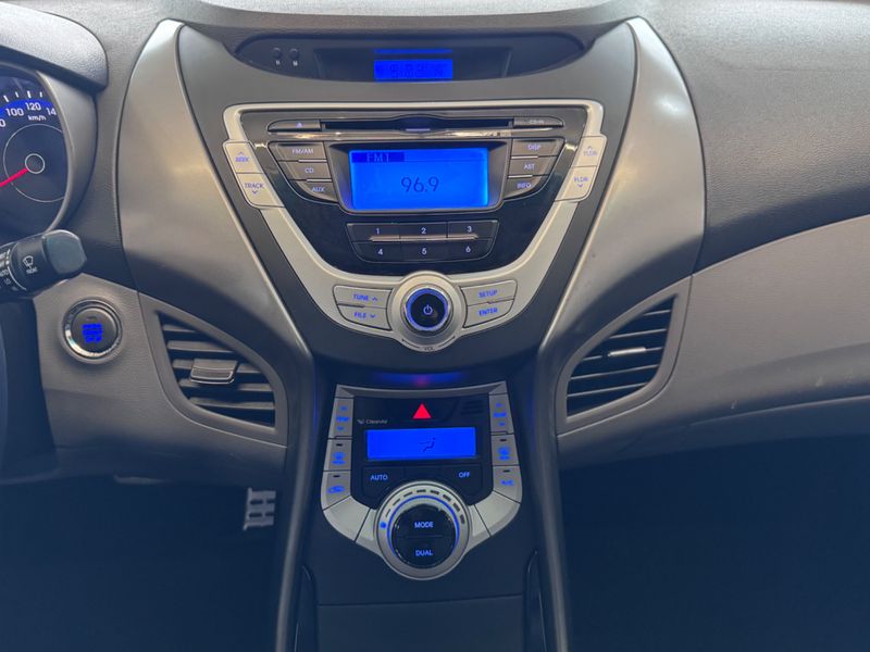 Hyundai Elantra Gls 2012/2013 COVEL VEICULOS ENCANTADO / Carros no Vale