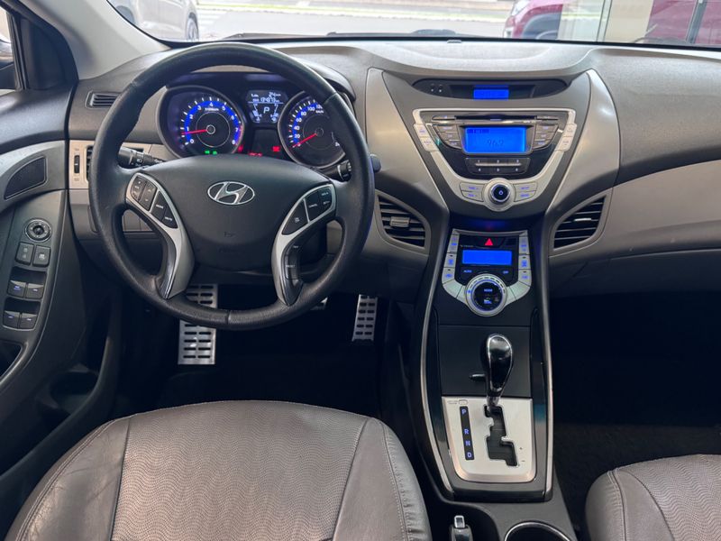 Hyundai Elantra Gls 2012/2013 COVEL VEICULOS ENCANTADO / Carros no Vale
