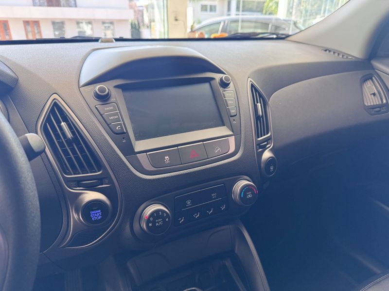 Hyundai Ix35 Gl 2.0 16v 2wd 2020/2021 COVEL VEICULOS ENCANTADO / Carros no Vale