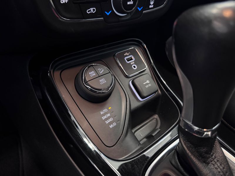 Jeep Compass Limited 2.0 4×4 16v 2021/2021 COVEL VEICULOS ENCANTADO / Carros no Vale