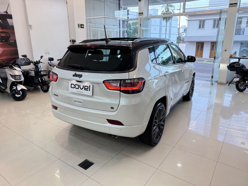 Jeep Compass Serie S T270 Turbo 2022/2023 COVEL VEICULOS ENCANTADO / Carros no Vale
