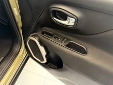 Jeep Renegade 1.8 16v Sport 2015/2016 COVEL VEICULOS ENCANTADO / Carros no Vale