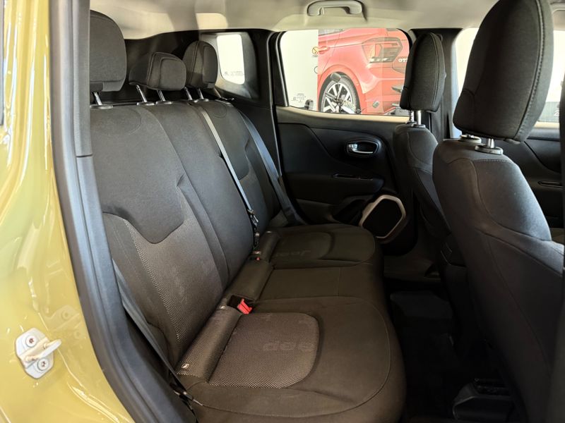 Jeep Renegade 1.8 16v Sport 2015/2016 COVEL VEICULOS ENCANTADO / Carros no Vale