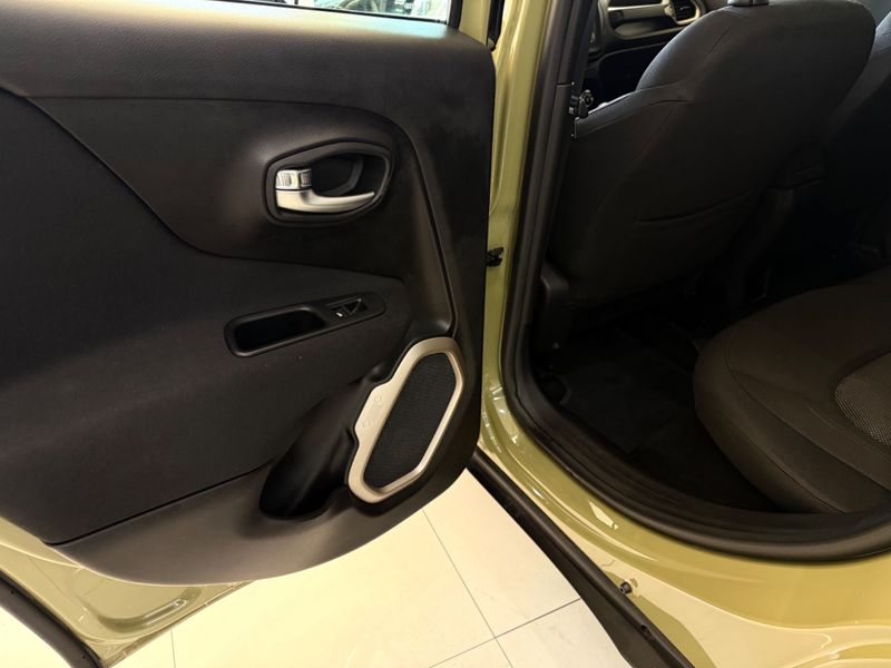 Jeep Renegade 1.8 16v Sport 2015/2016 COVEL VEICULOS ENCANTADO / Carros no Vale