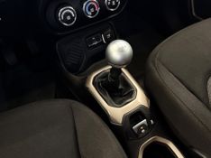 Jeep Renegade 1.8 16v Sport 2015/2016 COVEL VEICULOS ENCANTADO / Carros no Vale