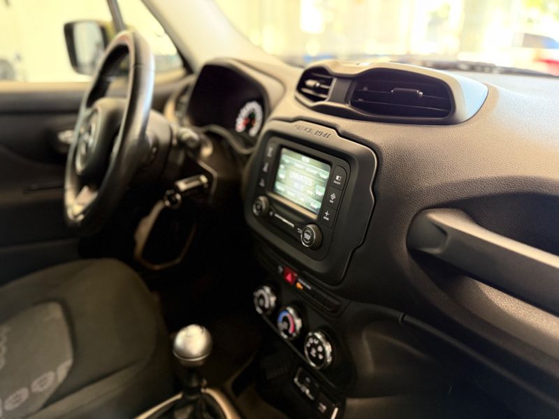 Jeep Renegade 1.8 16v Sport 2015/2016 COVEL VEICULOS ENCANTADO / Carros no Vale