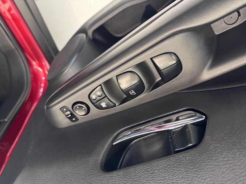 Nissan Kicks 1.6 16v Flexstart S 2018/2019 COVEL VEICULOS ENCANTADO / Carros no Vale