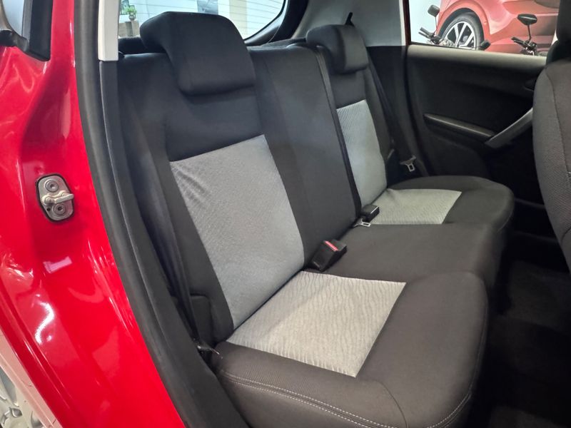 Peugeot 208 1.5 Active Pack 8v 2013/2014 COVEL VEICULOS ENCANTADO / Carros no Vale