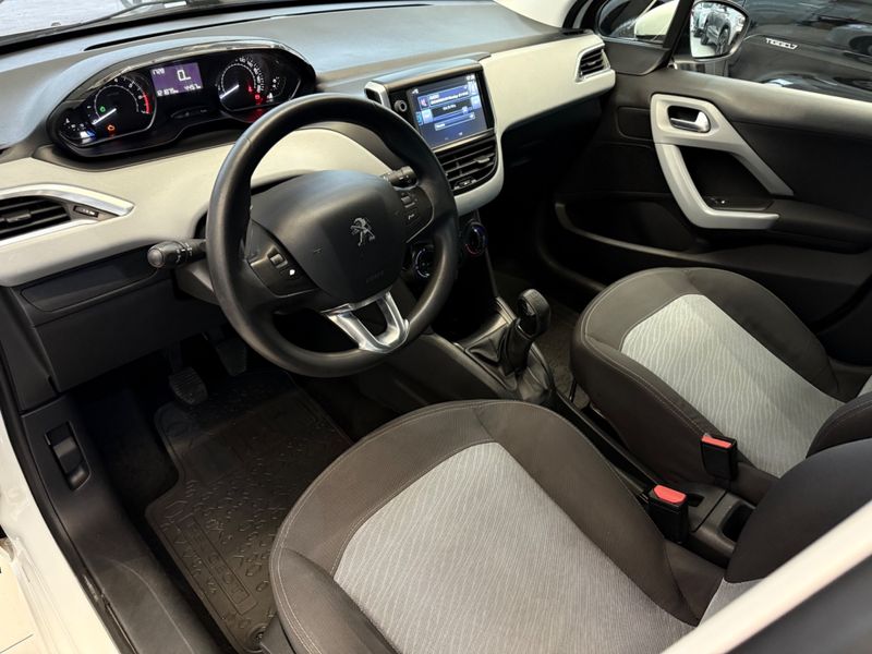 Peugeot 208 1.5 Active Pack 8v 2015/2015 COVEL VEICULOS ENCANTADO / Carros no Vale