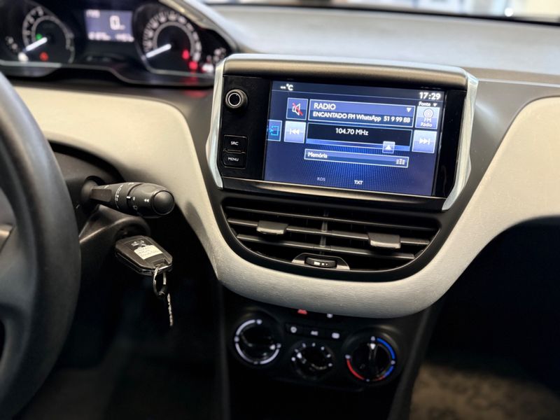 Peugeot 208 1.5 Active Pack 8v 2015/2015 COVEL VEICULOS ENCANTADO / Carros no Vale
