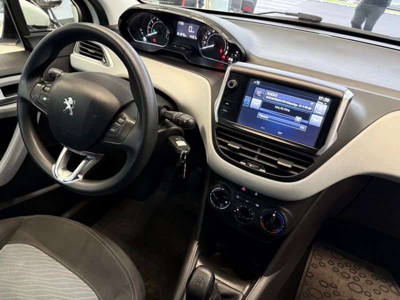 Peugeot 208 1.5 Active Pack 8v 2015/2015 COVEL VEICULOS ENCANTADO / Carros no Vale