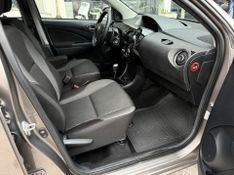 Toyota Etios Sedan X Plus 1.5 2019/2020 COVEL VEICULOS ENCANTADO / Carros no Vale