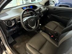 Toyota Etios Sedan X Plus 1.5 2019/2020 COVEL VEICULOS ENCANTADO / Carros no Vale