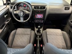 Volkswagen Fox 1.0 Gii 2012/2013 COVEL VEICULOS ENCANTADO / Carros no Vale