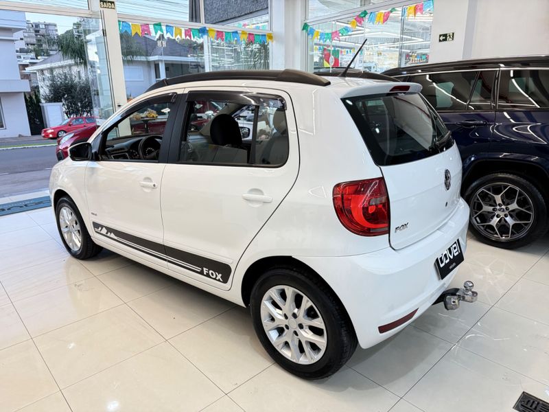 Volkswagen Fox 1.0 Gii 2012/2013 COVEL VEICULOS ENCANTADO / Carros no Vale