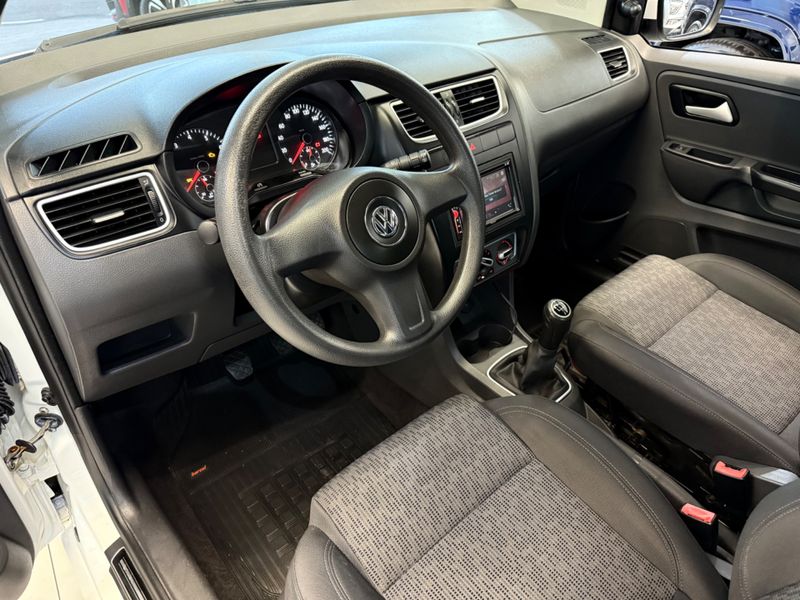 Volkswagen Fox 1.0 Gii 2012/2013 COVEL VEICULOS ENCANTADO / Carros no Vale