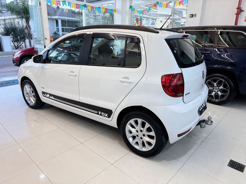 Volkswagen Fox 1.0 Gii 2012/2013 COVEL VEICULOS ENCANTADO / Carros no Vale