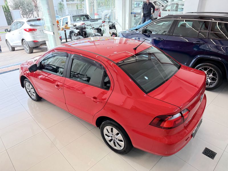 Volkswagen Voyage 1.0 Mi 8v 2013/2014 COVEL VEICULOS ENCANTADO / Carros no Vale