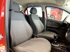 Volkswagen Voyage 1.0 Mi 8v 2013/2014 COVEL VEICULOS ENCANTADO / Carros no Vale
