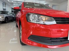 Volkswagen Voyage 1.0 Mi 8v 2013/2014 COVEL VEICULOS ENCANTADO / Carros no Vale