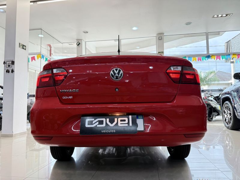 Volkswagen Voyage 1.0 Mi 8v 2013/2014 COVEL VEICULOS ENCANTADO / Carros no Vale