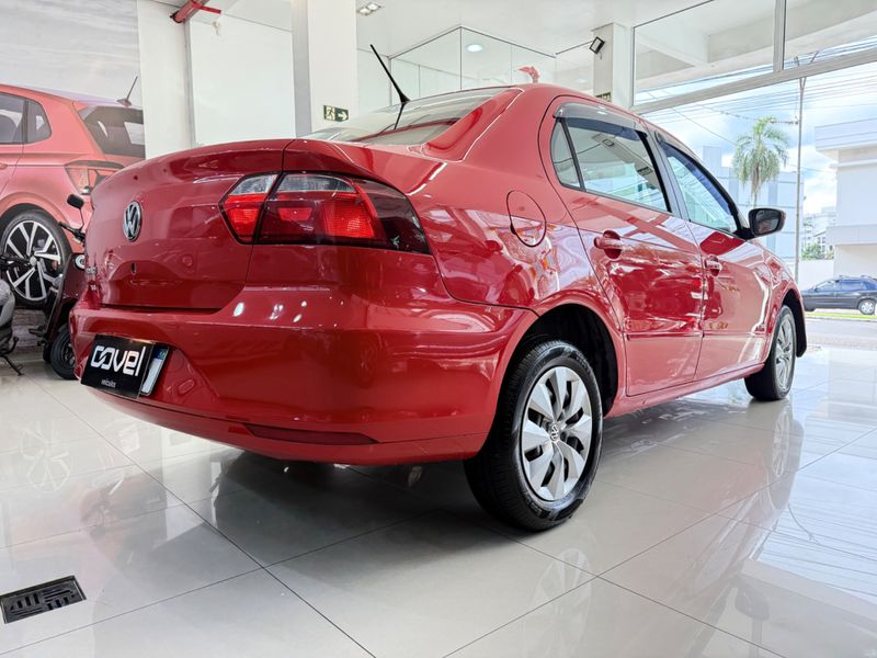 Volkswagen Voyage 1.0 Mi 8v 2013/2014 COVEL VEICULOS ENCANTADO / Carros no Vale