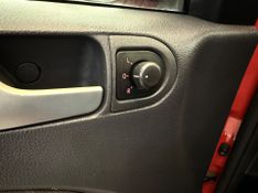 Volkswagen Voyage 1.0 Mi 8v 2013/2014 COVEL VEICULOS ENCANTADO / Carros no Vale