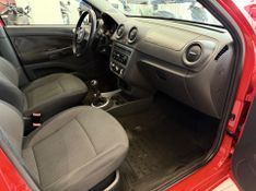 Volkswagen Voyage 1.0 Mi 8v 2013/2014 COVEL VEICULOS ENCANTADO / Carros no Vale