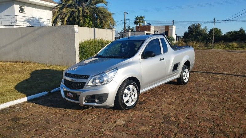 Chevrolet MONTANA LS 1.4 2018 GRASSI VEÍCULOS LAJEADO / Carros no Vale