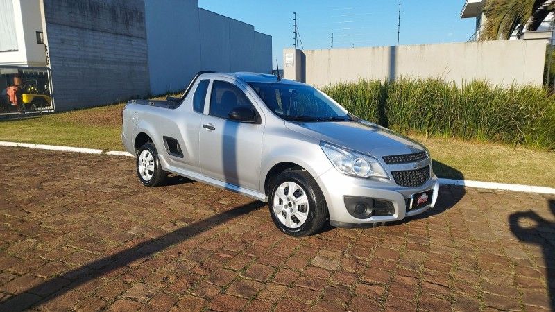 Chevrolet MONTANA LS 1.4 2018 GRASSI VEÍCULOS LAJEADO / Carros no Vale