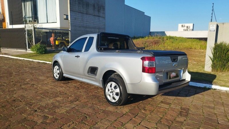 Chevrolet MONTANA LS 1.4 2018 GRASSI VEÍCULOS LAJEADO / Carros no Vale