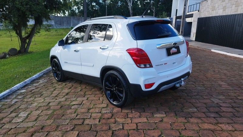 Chevrolet TRACKER LTZ 1.4 TURBO 2017 GRASSI VEÍCULOS LAJEADO / Carros no Vale