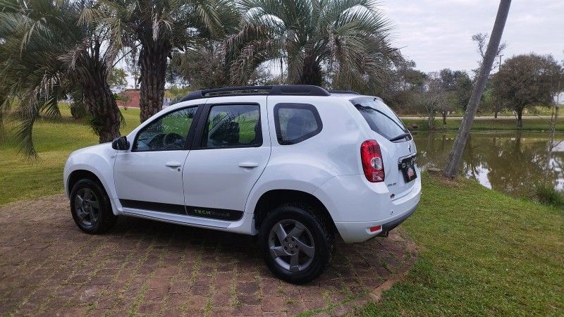 Renault DUSTER DYNAMIQUE 2.0 2014 GRASSI VEÍCULOS LAJEADO / Carros no Vale