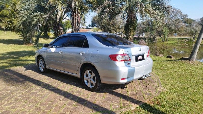 Toyota COROLLA XEi 2.0 2012 GRASSI VEÍCULOS LAJEADO / Carros no Vale