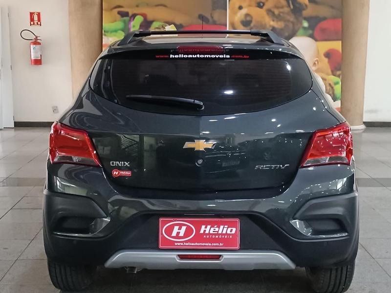 Chevrolet ONIX ACTIV 1.4 2018 HÉLIO AUTOMÓVEIS LAJEADO / Carros no Vale