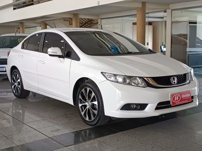Honda CIVIC SEDAN LXR 2015 HÉLIO AUTOMÓVEIS LAJEADO / Carros no Vale
