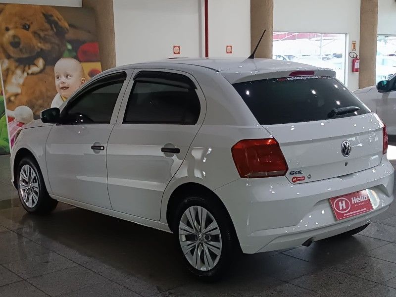Volkswagen GOL 1.0 2023 HÉLIO AUTOMÓVEIS LAJEADO / Carros no Vale