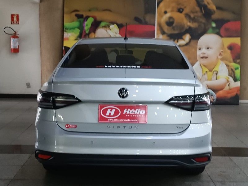 Volkswagen VIRTUS TSI 1.0 2023 HÉLIO AUTOMÓVEIS LAJEADO / Carros no Vale