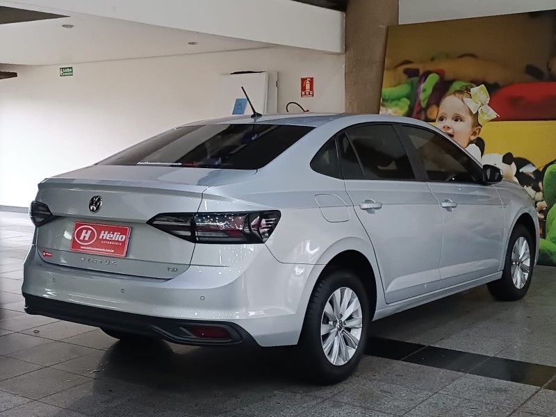 Volkswagen VIRTUS TSI 1.0 2023 HÉLIO AUTOMÓVEIS LAJEADO / Carros no Vale