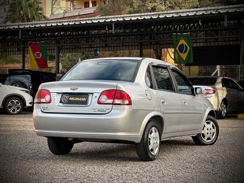 Chevrolet CLASSIC LS 1.0 VHC 2013 NEUMANN VEÍCULOS ARROIO DO MEIO / Carros no Vale