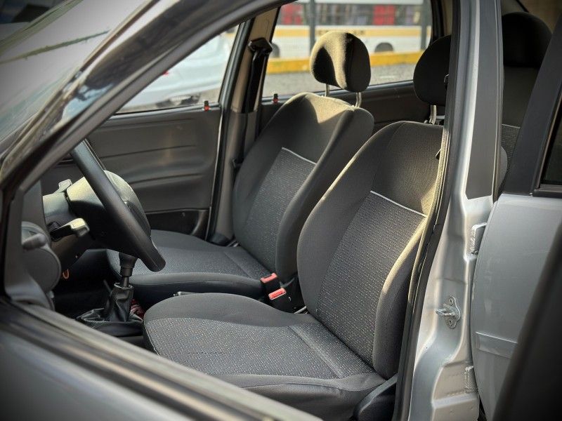 Chevrolet CLASSIC LS 1.0 VHC 2013 NEUMANN VEÍCULOS ARROIO DO MEIO / Carros no Vale