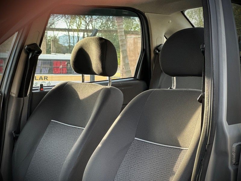 Chevrolet CLASSIC LS 1.0 VHC 2013 NEUMANN VEÍCULOS ARROIO DO MEIO / Carros no Vale