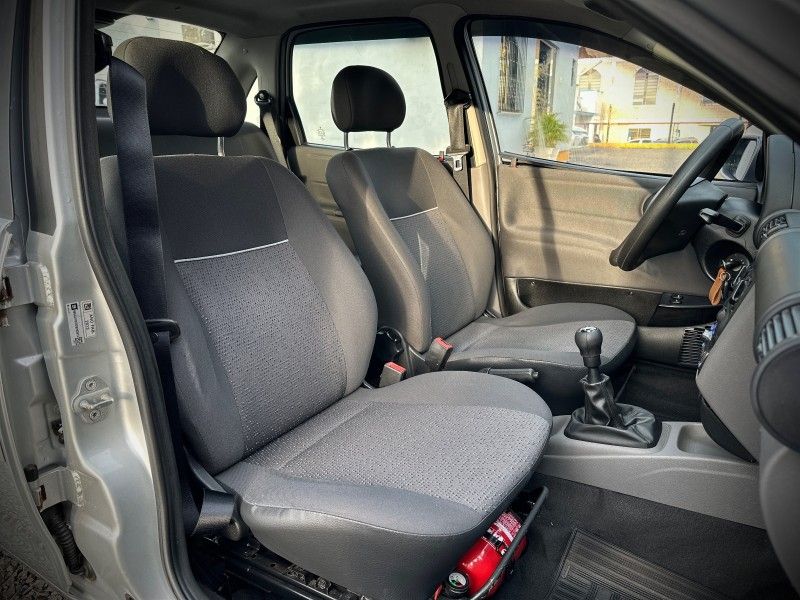 Chevrolet CLASSIC LS 1.0 VHC 2013 NEUMANN VEÍCULOS ARROIO DO MEIO / Carros no Vale