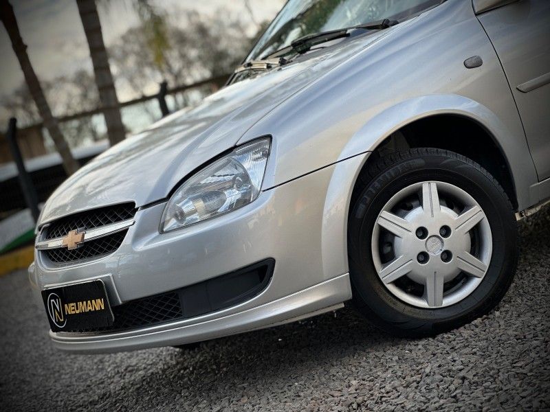 Chevrolet CLASSIC LS 1.0 VHC 2013 NEUMANN VEÍCULOS ARROIO DO MEIO / Carros no Vale