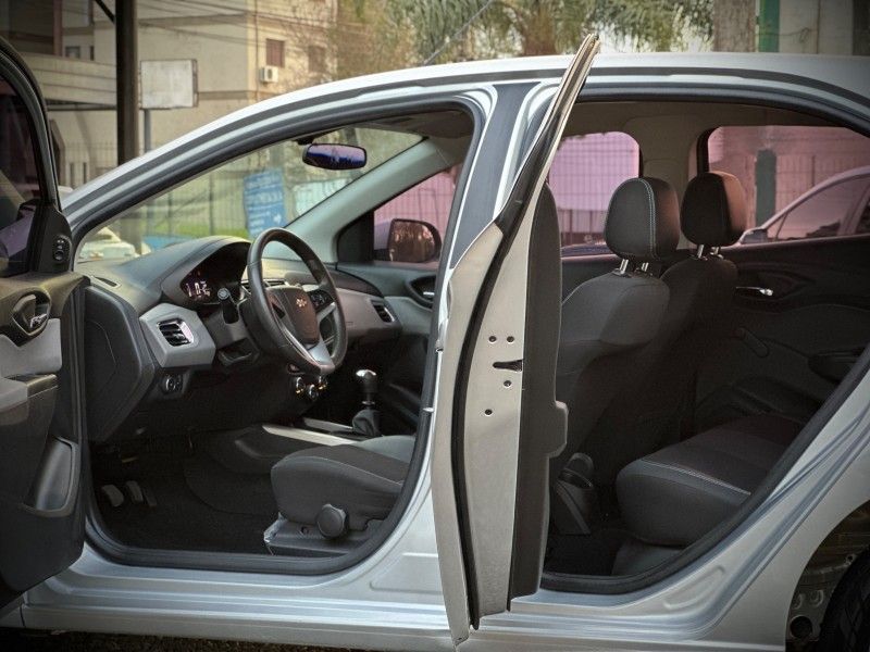 Chevrolet ONIX LT 1.4 2019 NEUMANN VEÍCULOS ARROIO DO MEIO / Carros no Vale