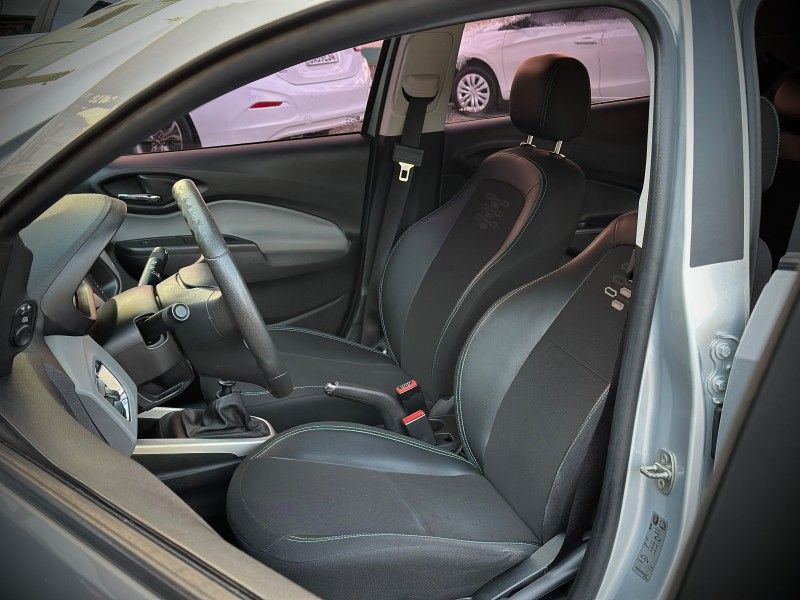 Chevrolet ONIX LT 1.4 2019 NEUMANN VEÍCULOS ARROIO DO MEIO / Carros no Vale