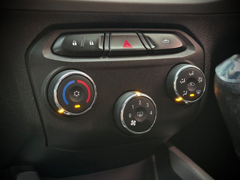 Chevrolet ONIX LT 1.4 2019 NEUMANN VEÍCULOS ARROIO DO MEIO / Carros no Vale